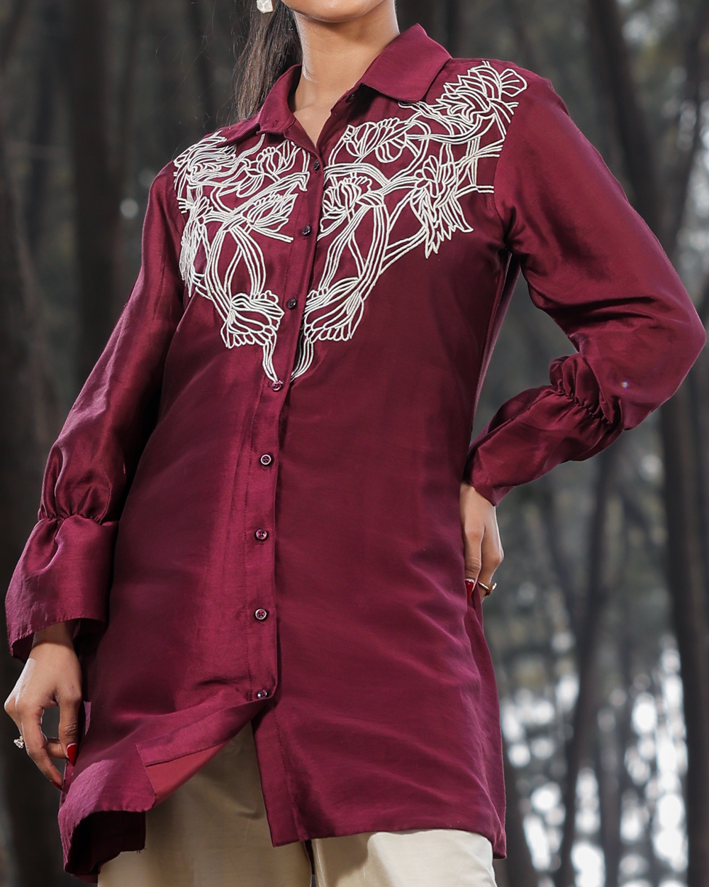 Wine short top with embroidery