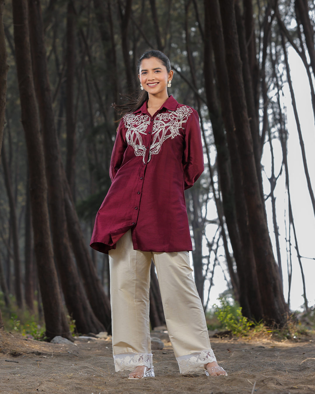 Wine short top with embroidery