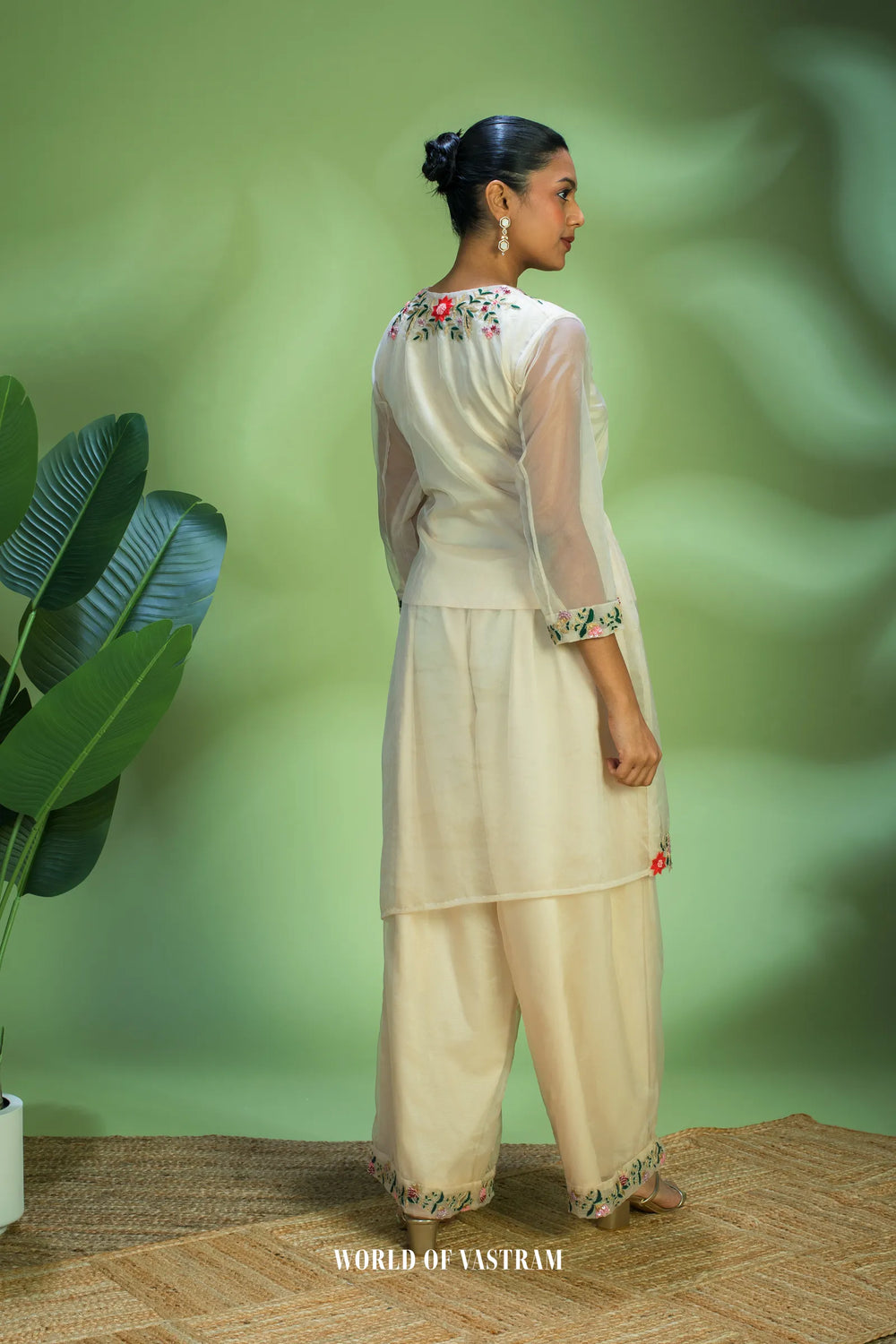 Gulbahar Ivory Kurta Set